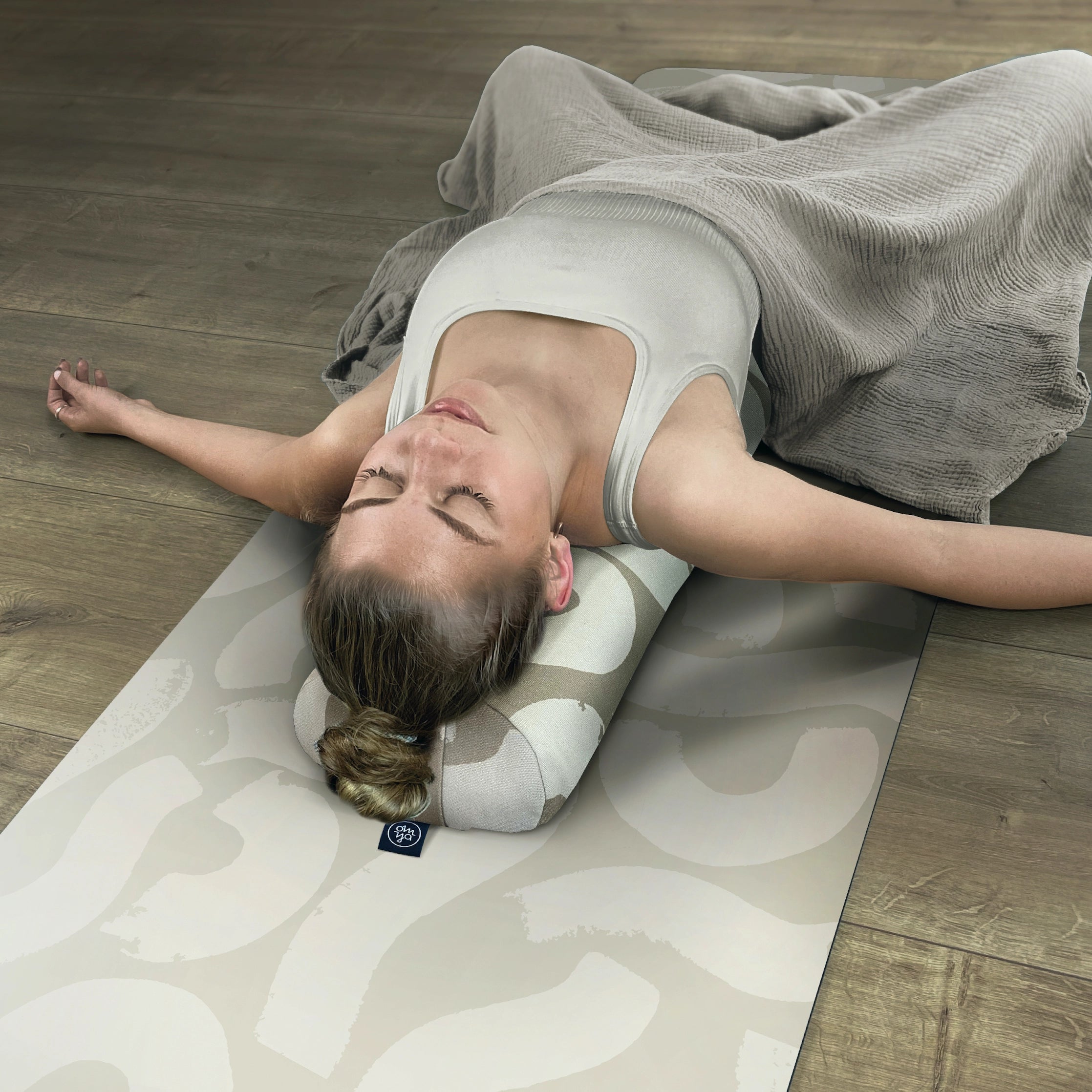 Bolster Yoga Design - Art of Living