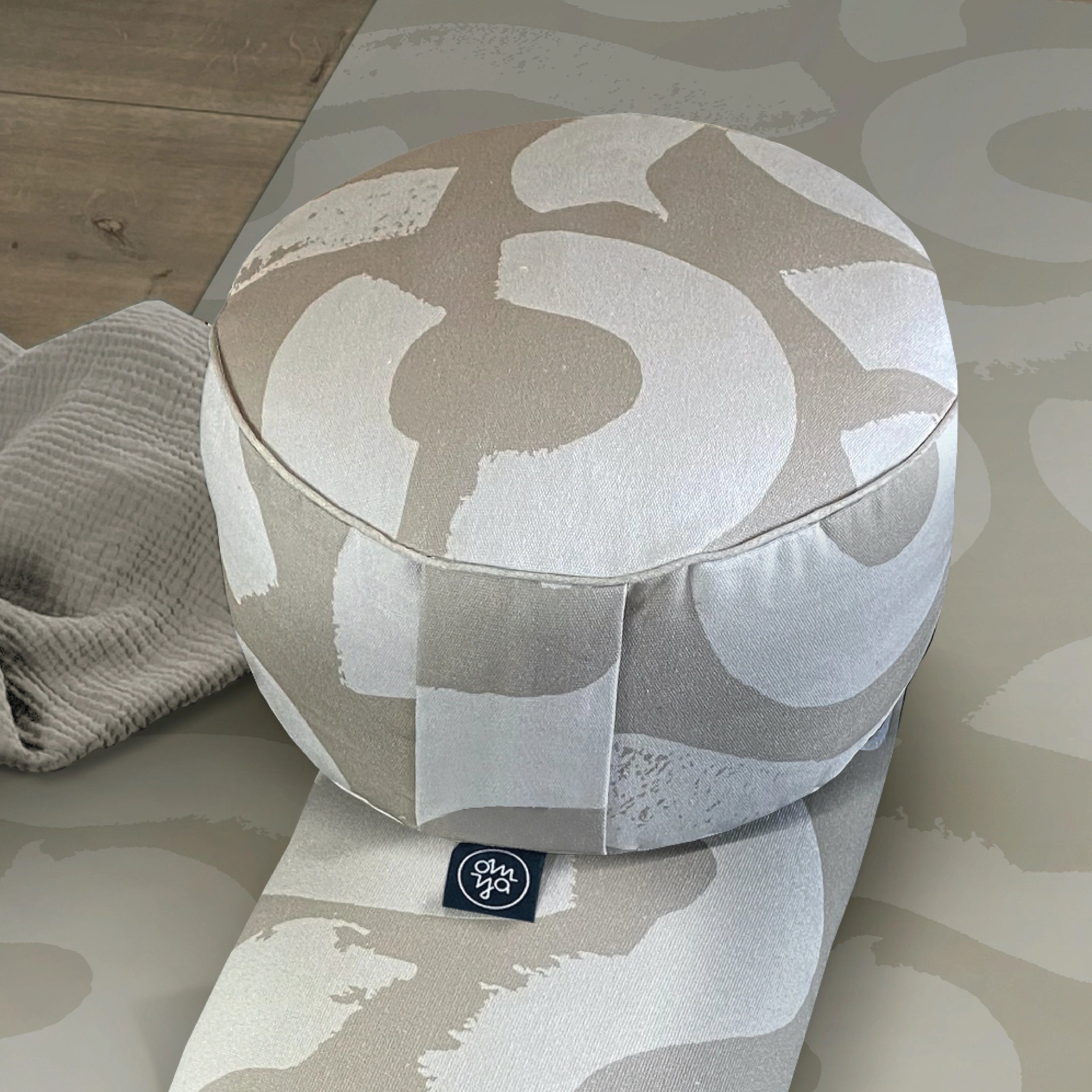Bolster Yoga Design - Art of Living
