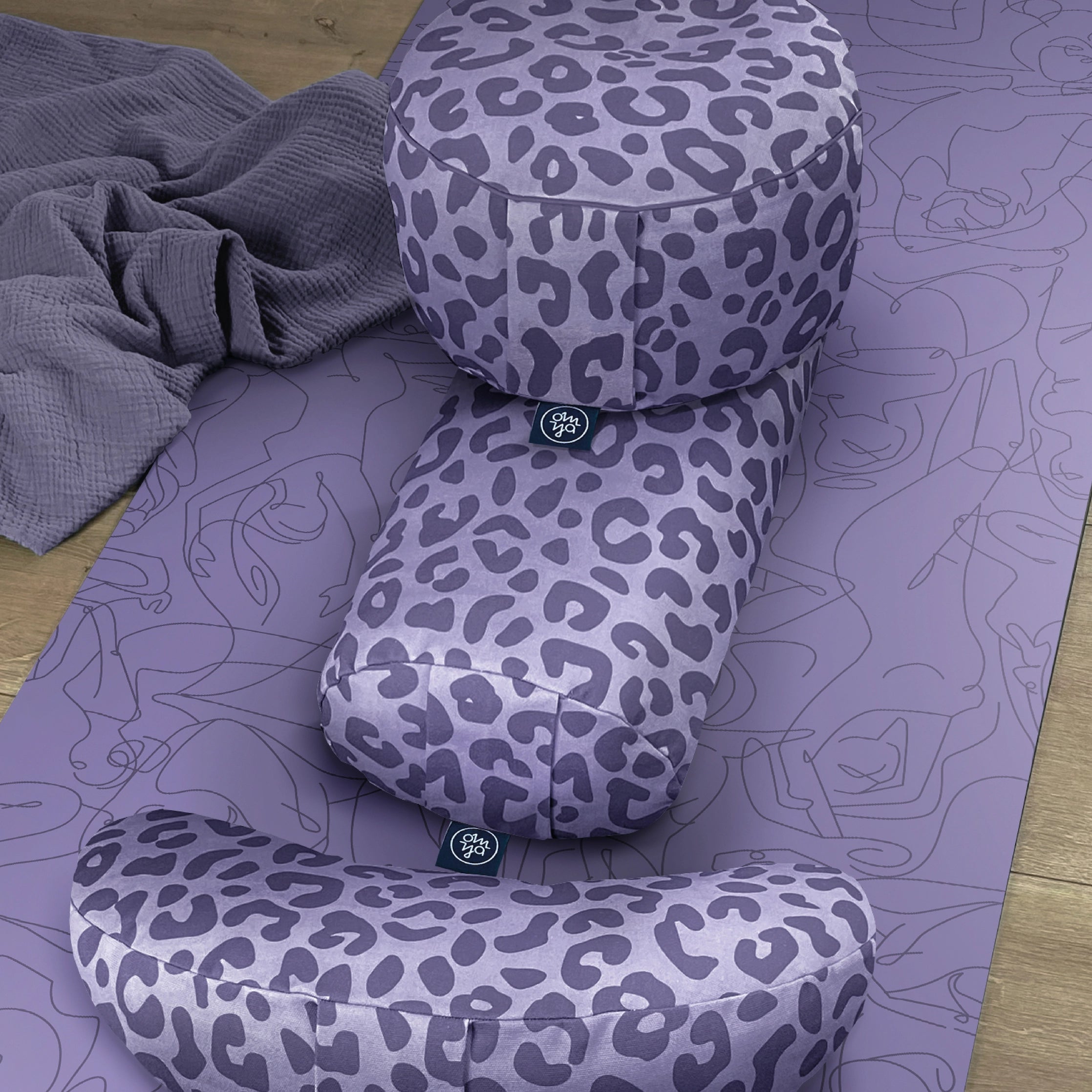 Coussin Demi Lune Design Yoga - Lavande Lion
