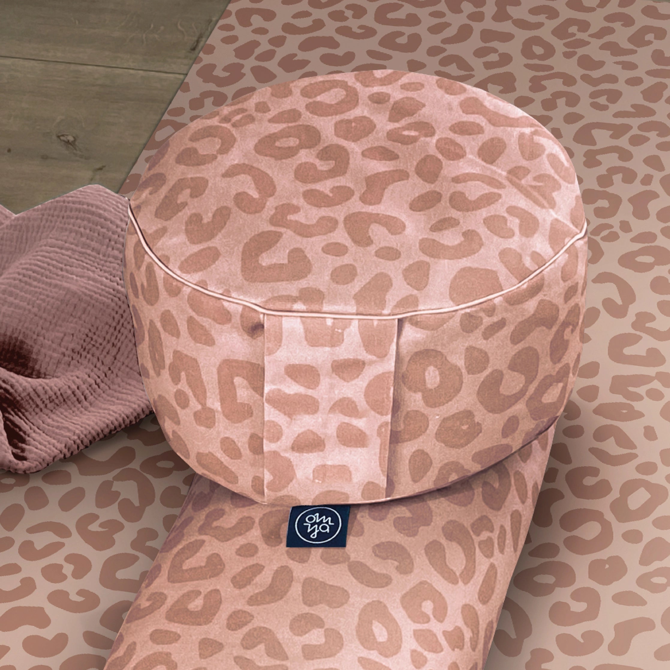 Design Yogakissen - Blush Leo (B-Ware)