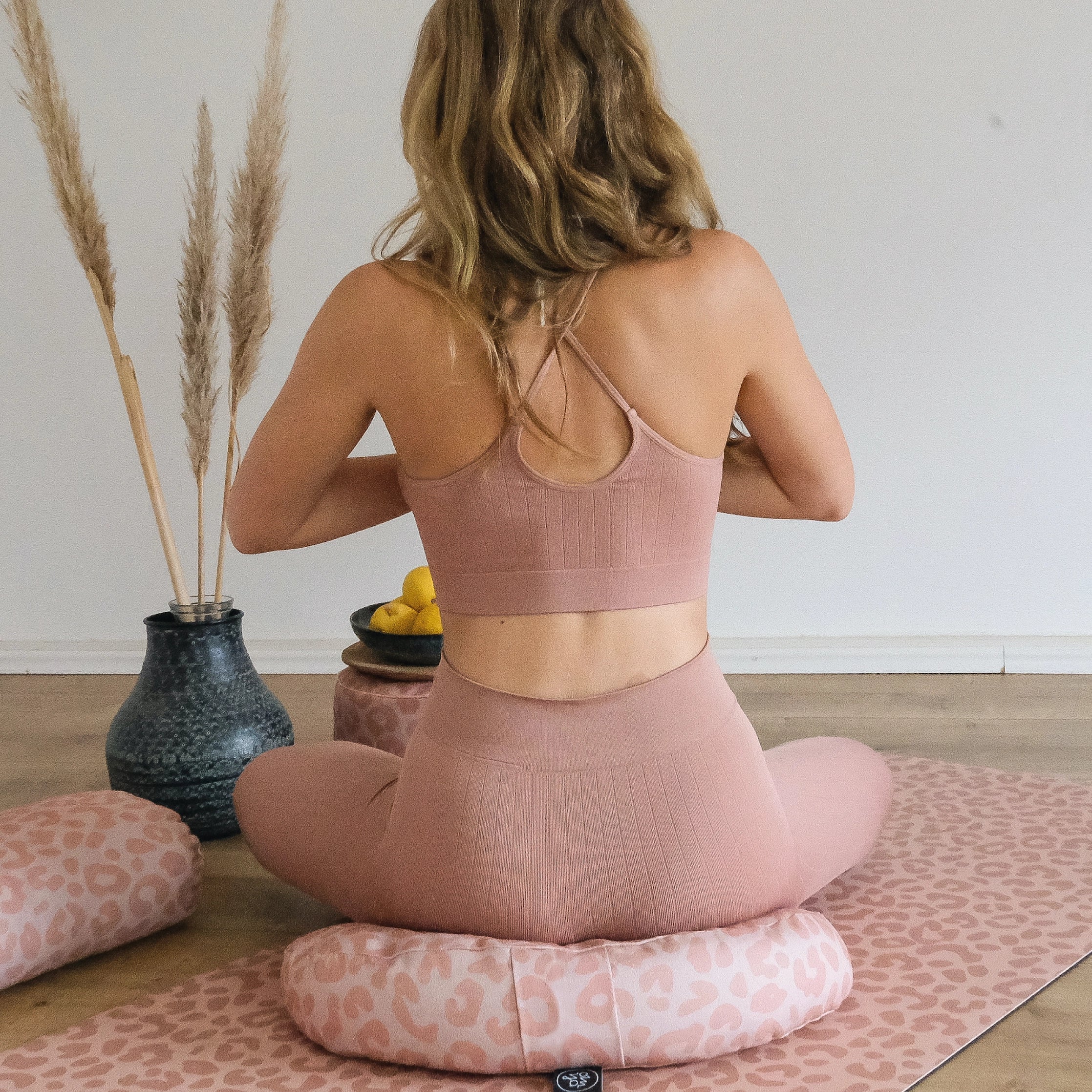 Coussin Demi Lune Design Yoga - Blush Leo (B-Stock)